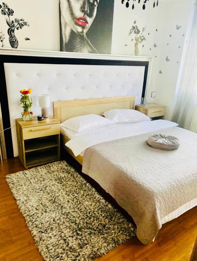 Apartament Lux Crialy - 75 M2 - Free Parking Timisoara Esterno foto